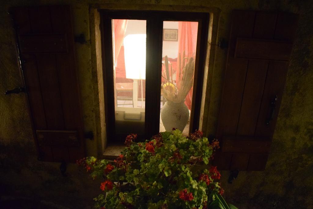 Porfyrousa Traditional Hotel Milopotamos  Bagian luar foto