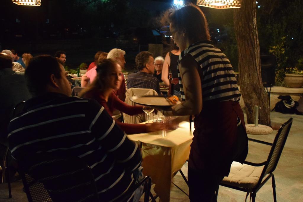 Porfyrousa Traditional Hotel Milopotamos  Bagian luar foto