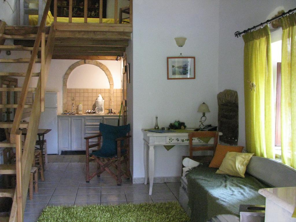 Porfyrousa Traditional Hotel Milopotamos  Bagian luar foto