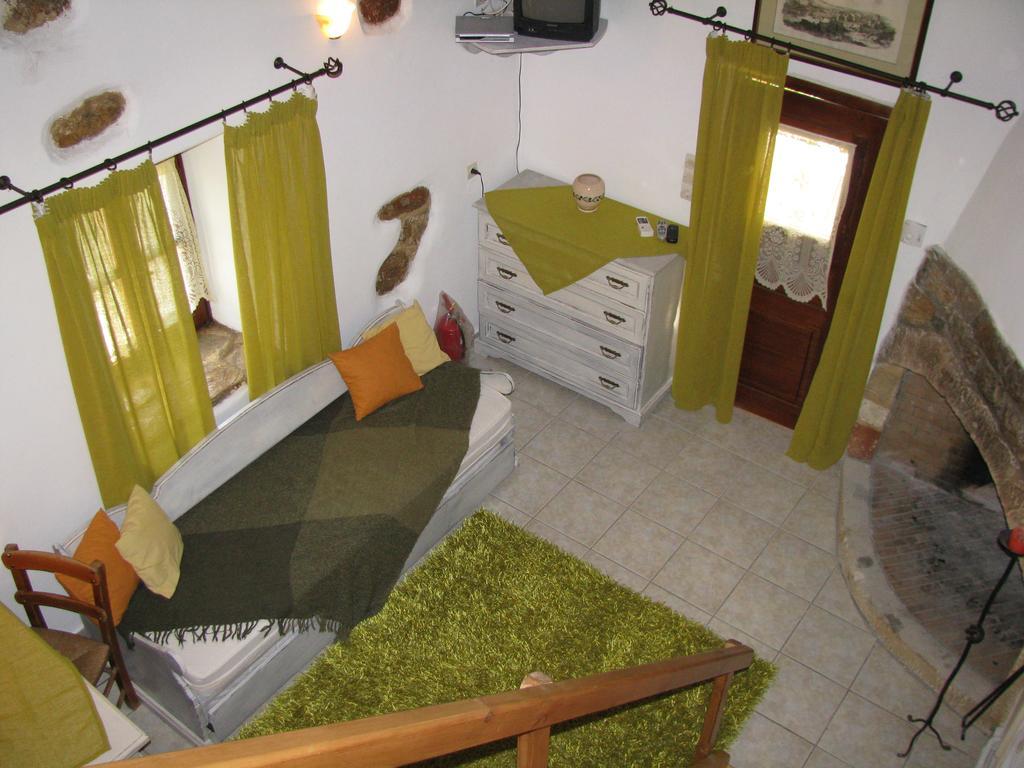 Porfyrousa Traditional Hotel Milopotamos  Bagian luar foto