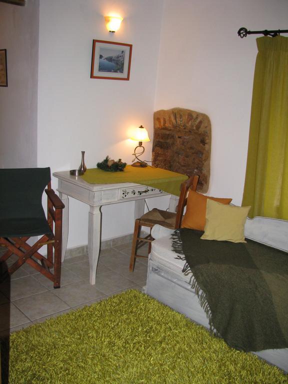Porfyrousa Traditional Hotel Milopotamos  Bagian luar foto