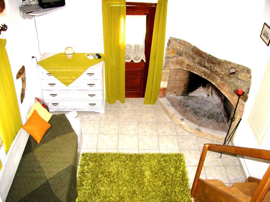Porfyrousa Traditional Hotel Milopotamos  Bagian luar foto